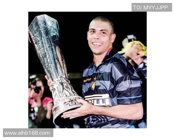 传奇足坛巨星罗纳尔多的辉煌历程与不朽成就揭秘 传奇足坛巨星罗纳尔多的辉煌历程与不朽成就揭秘